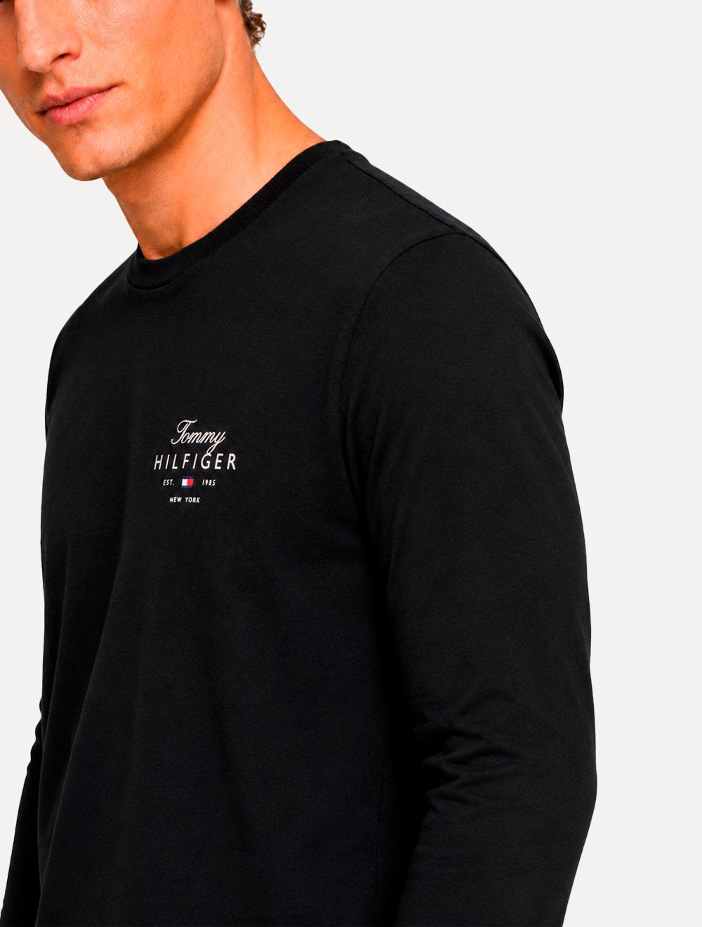 Camiseta Tommy Hilfiger Masculina Manga Longa Brand Love Graphic Preta