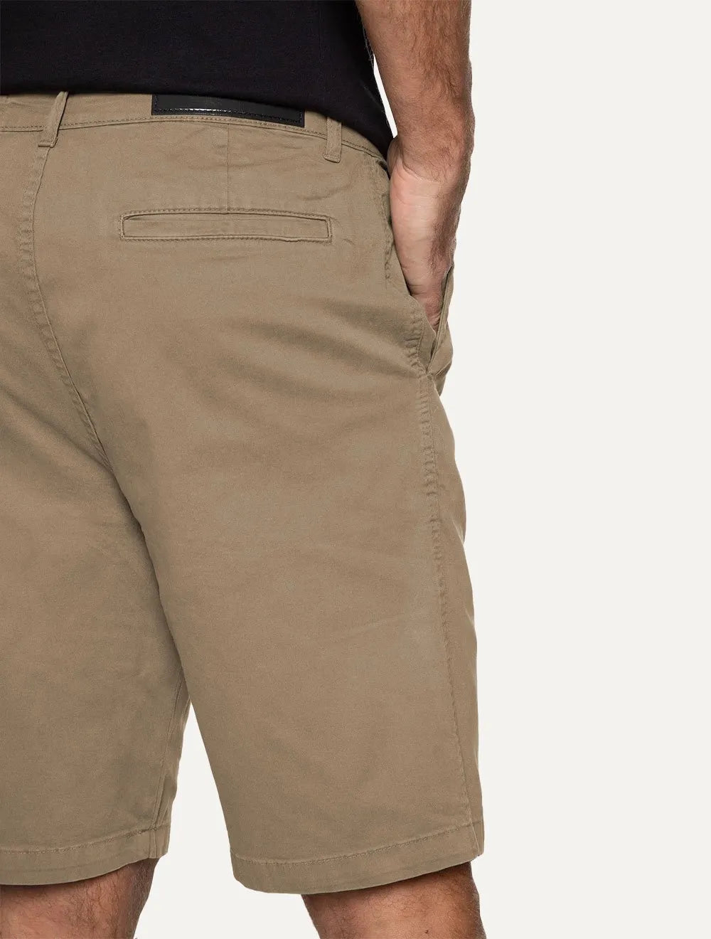 Bermuda Ellus Masculina Sarja Slim Color Twill Power Cáqui