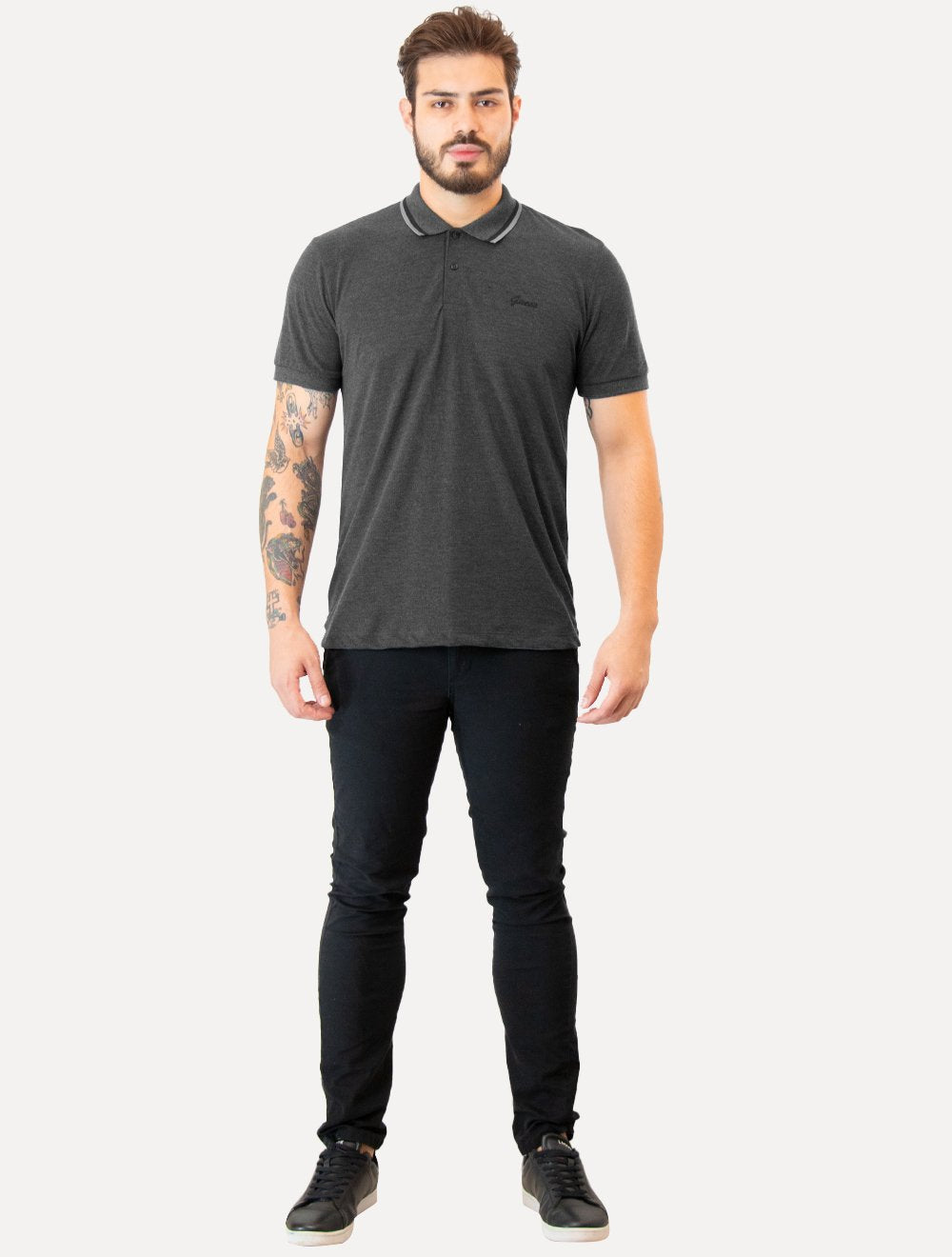 Polo Guess Masculina Piquet Friso Bordado Cursivo Cinza Escuro Mescla