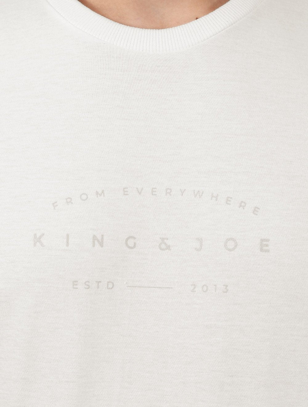 Camiseta King & Joe Masculina Arc From Everywhere Perolado Off White