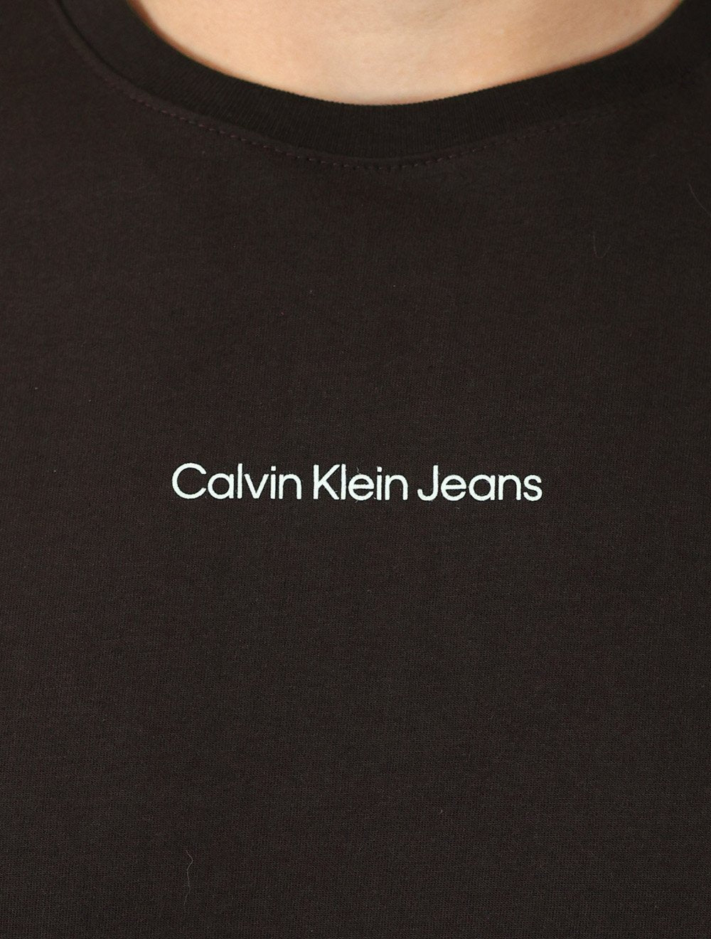 Camiseta Calvin Klein Jeans Masculina Institutional New Logo Marrom Escuro
