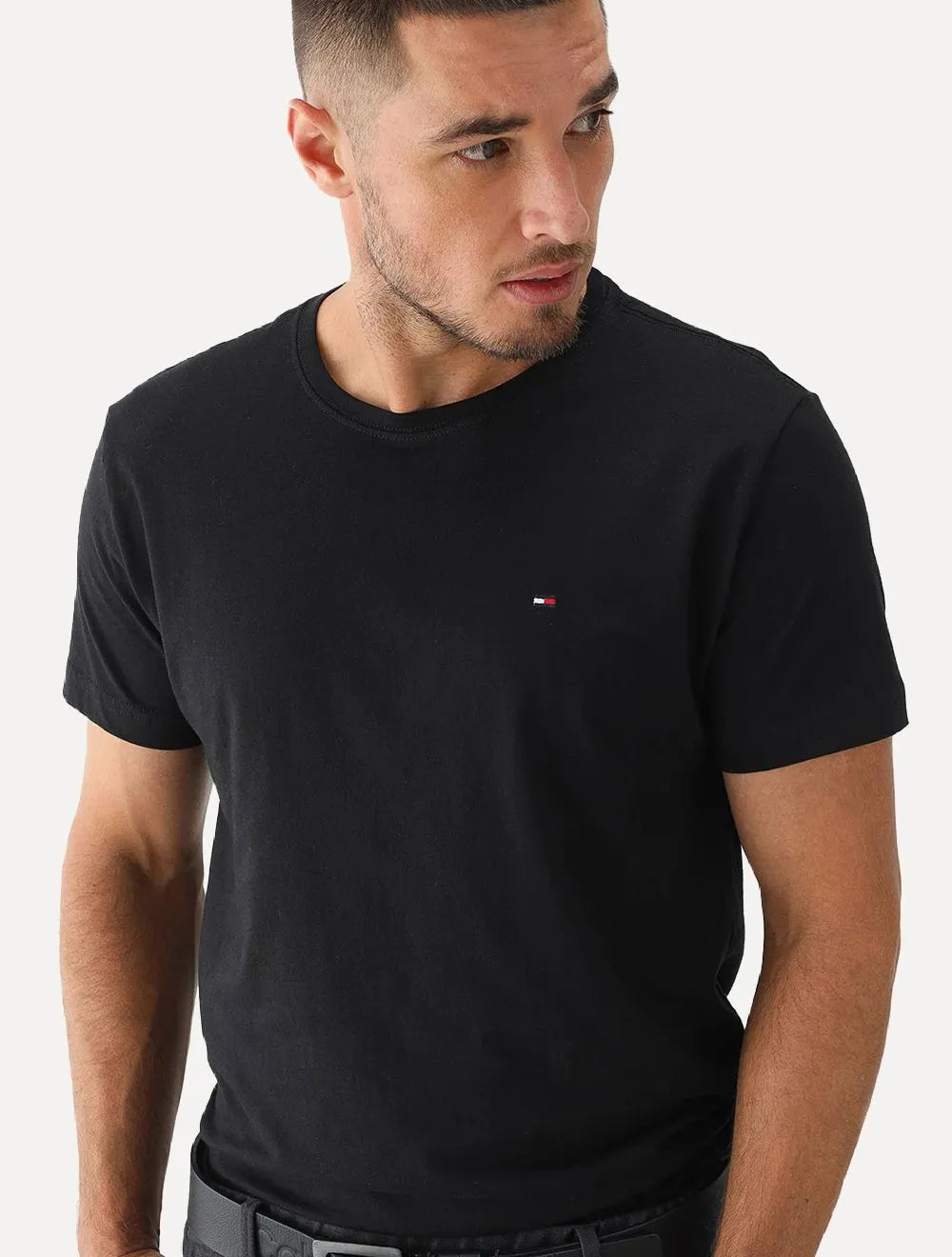 Camiseta Tommy Hilfiger Masculina Essential Cotton Preta