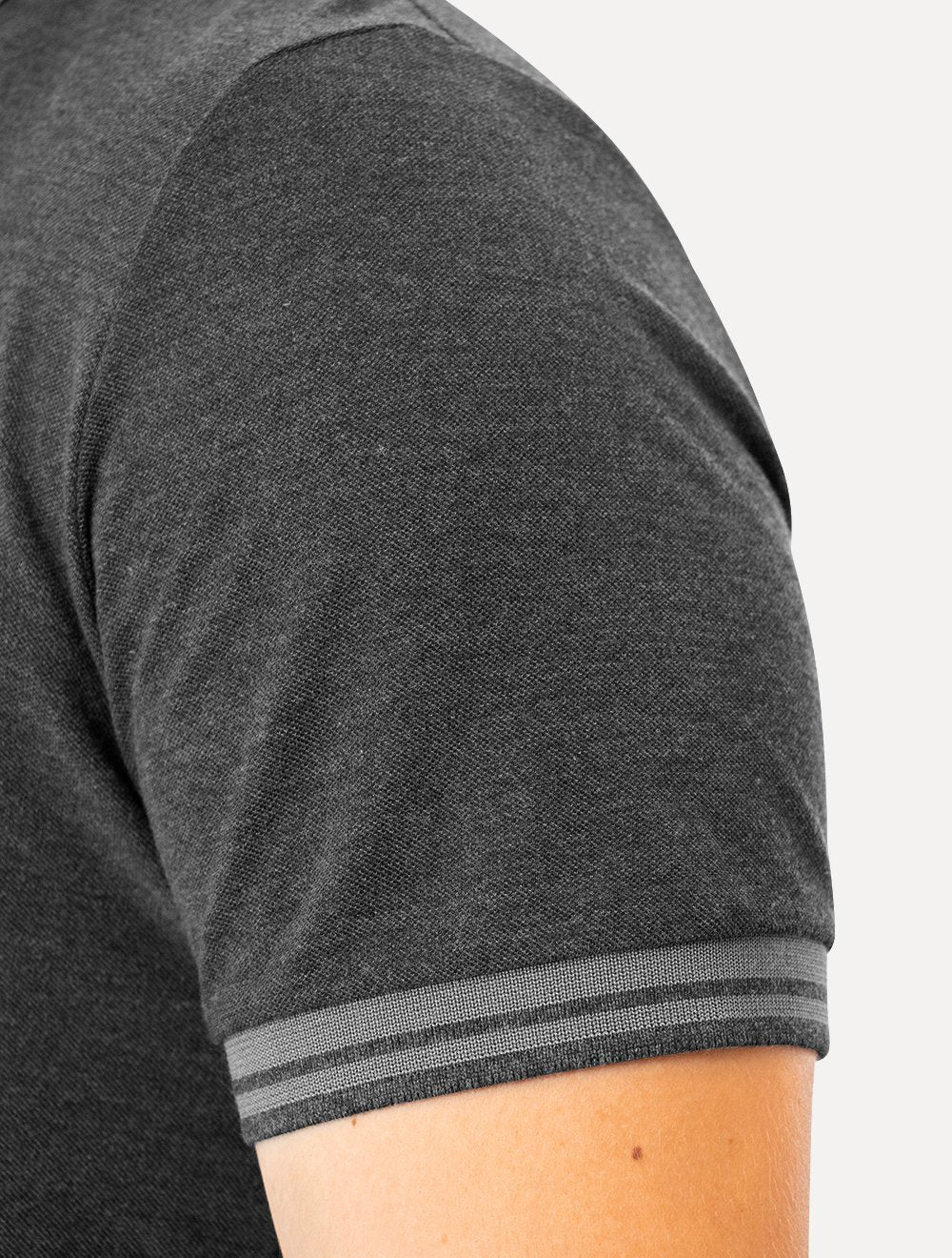 Polo Guess Masculina Piquet Frisos Triangulo Bordado Light Cinza Escuro Mescla
