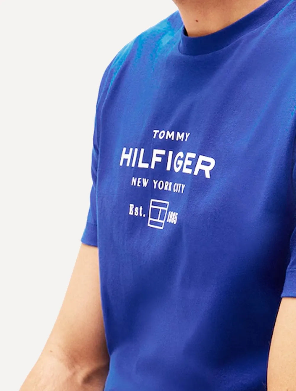 Camiseta Tommy Hilfiger Masculina Center New Stack Azul Royal