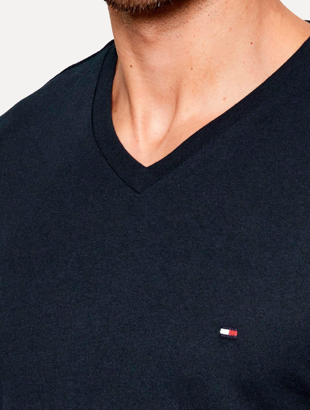 Camiseta Tommy Hilfiger Masculina Essential V-Neck Cotton Azul Marinho