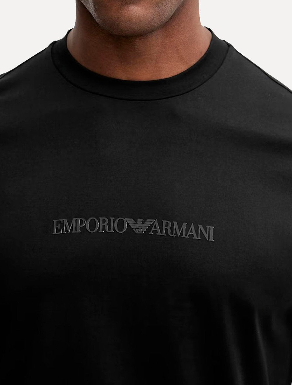 Camiseta Emporio Armani Masculina Slim Fit Pima Rubber Logo Preta