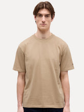 Camiseta Calvin Klein Jeans Masculina Oversized Logo CK Ombro Cáqui Médio