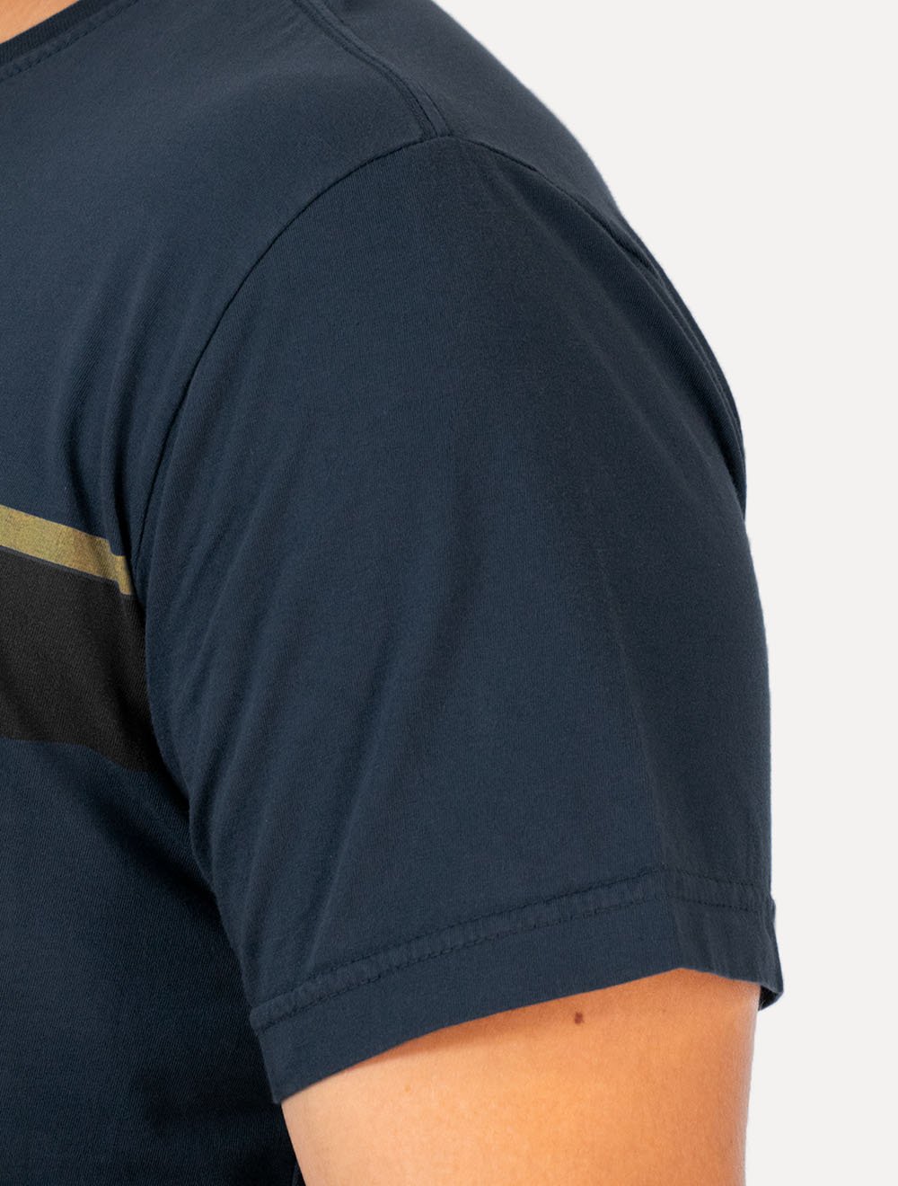 Camiseta Osklen Masculina Regular Brasão Futebol Azul Marinho