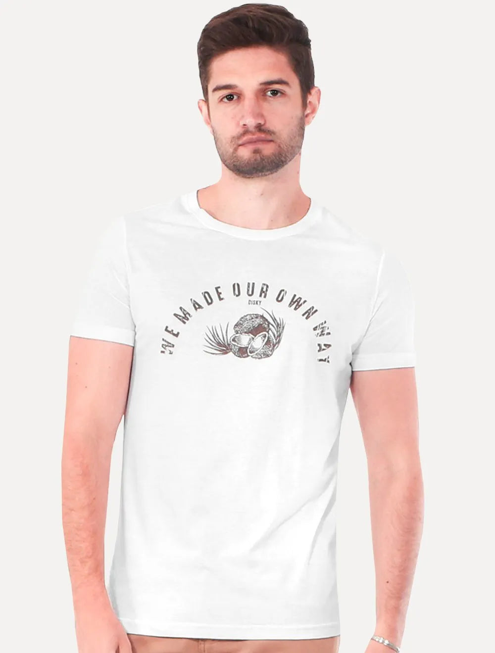 Camiseta Disky Masculina We Made Our Own Way Branca