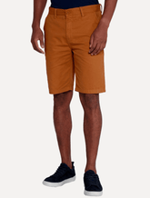 Bermuda Dudalina Masculina Sarja Chino Comfort Tinturada Cáqui