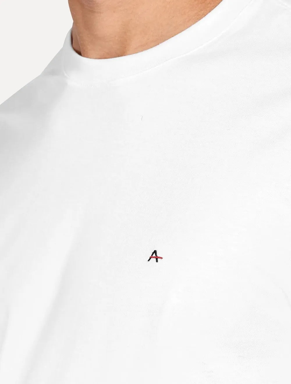 Camiseta Aramis Masculina Basic Lisa Dark Logo Branca