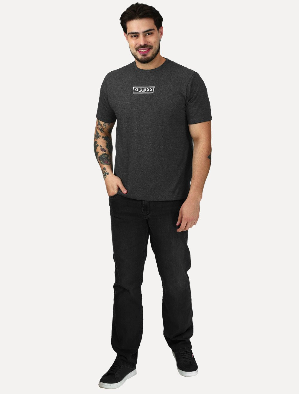 Camiseta Guess Masculina Patch Logo Cinza Escuro