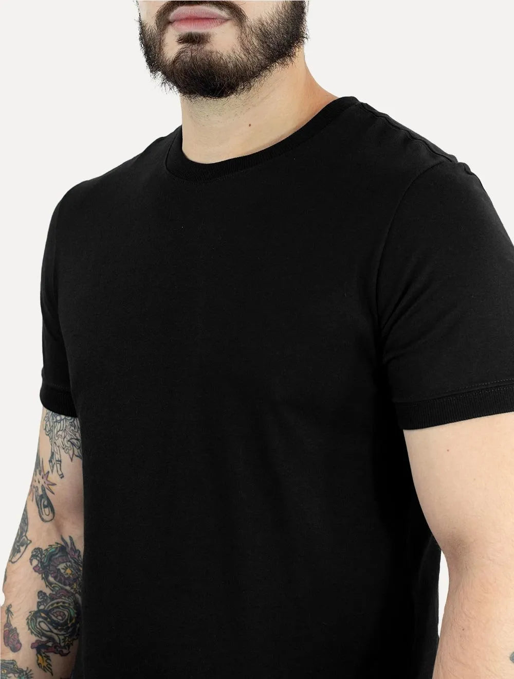Camiseta Calvin Klein Masculina Malhão Com Punhos Preta