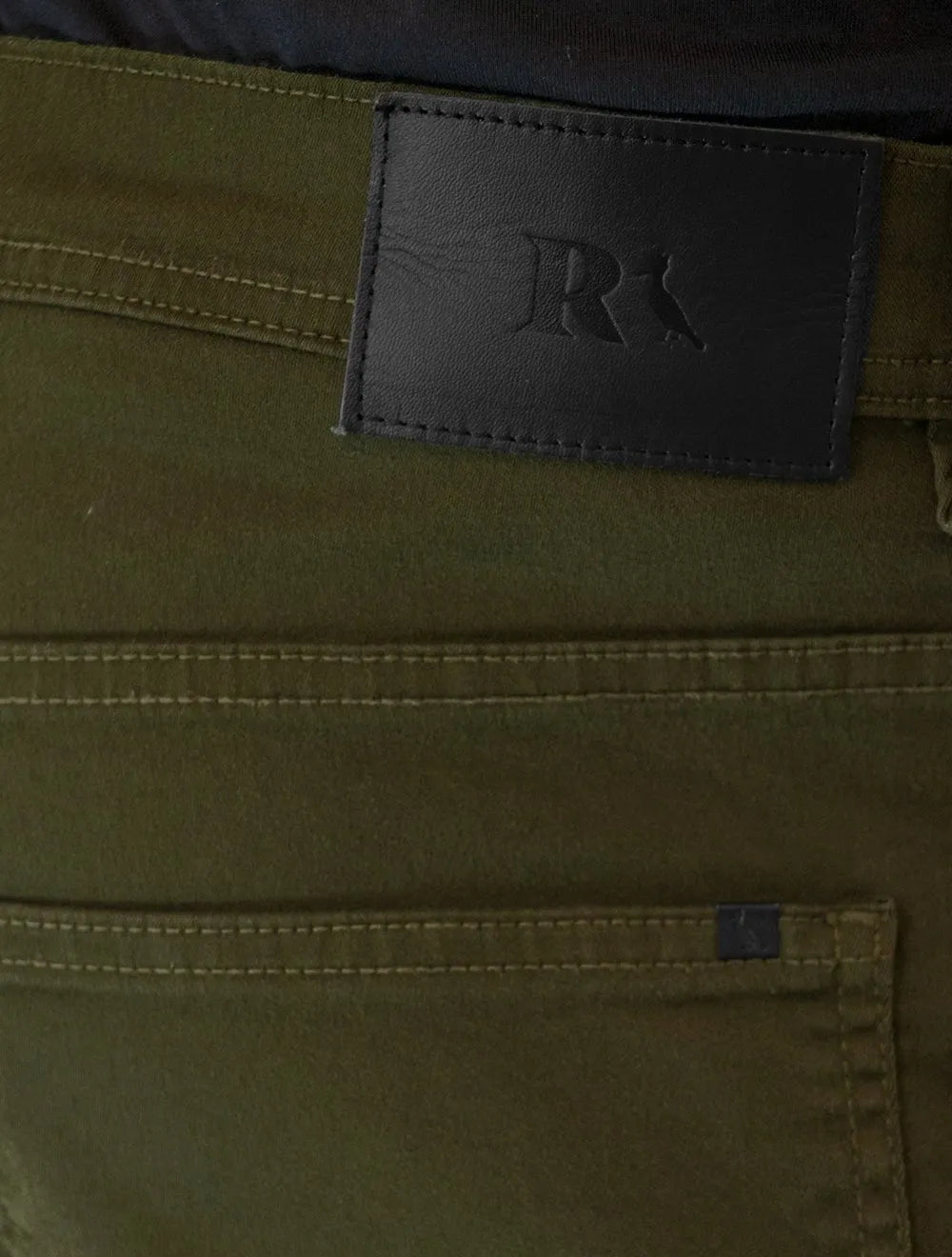 Bermuda Reserva Masculina Sarja Color Verde Militar