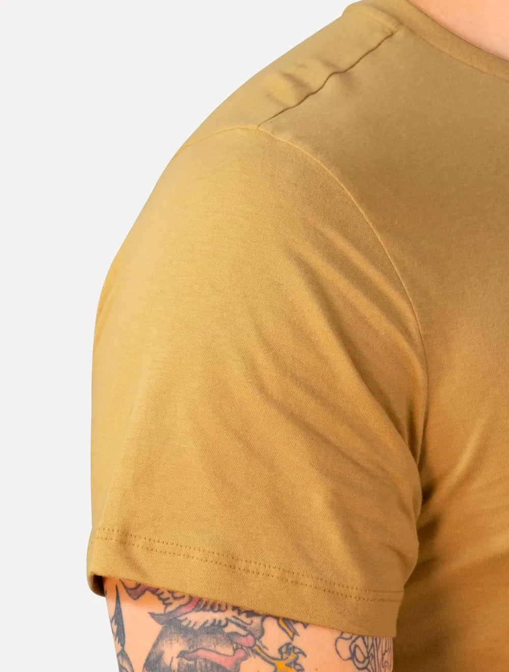 Camiseta Columbia Masculina Basic Dark Logo Amarela