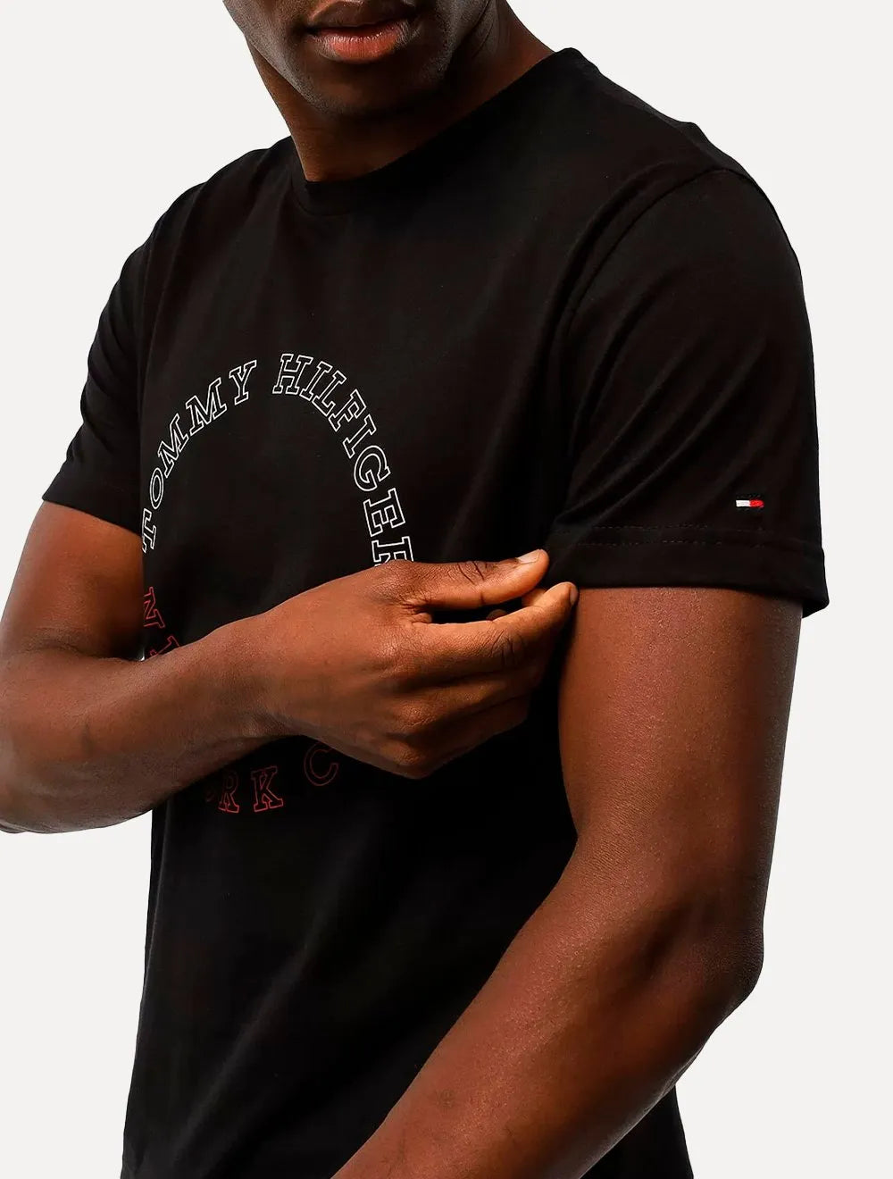 Camiseta Tommy Hilfiger Masculina Monotype Roundle Logo Preta