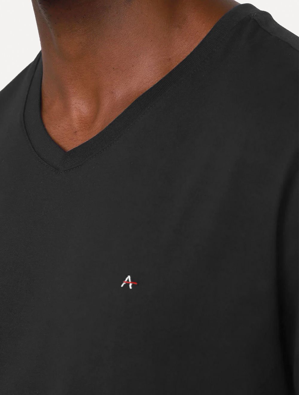 Camiseta Aramis Masculina Basic V-Neck Preta