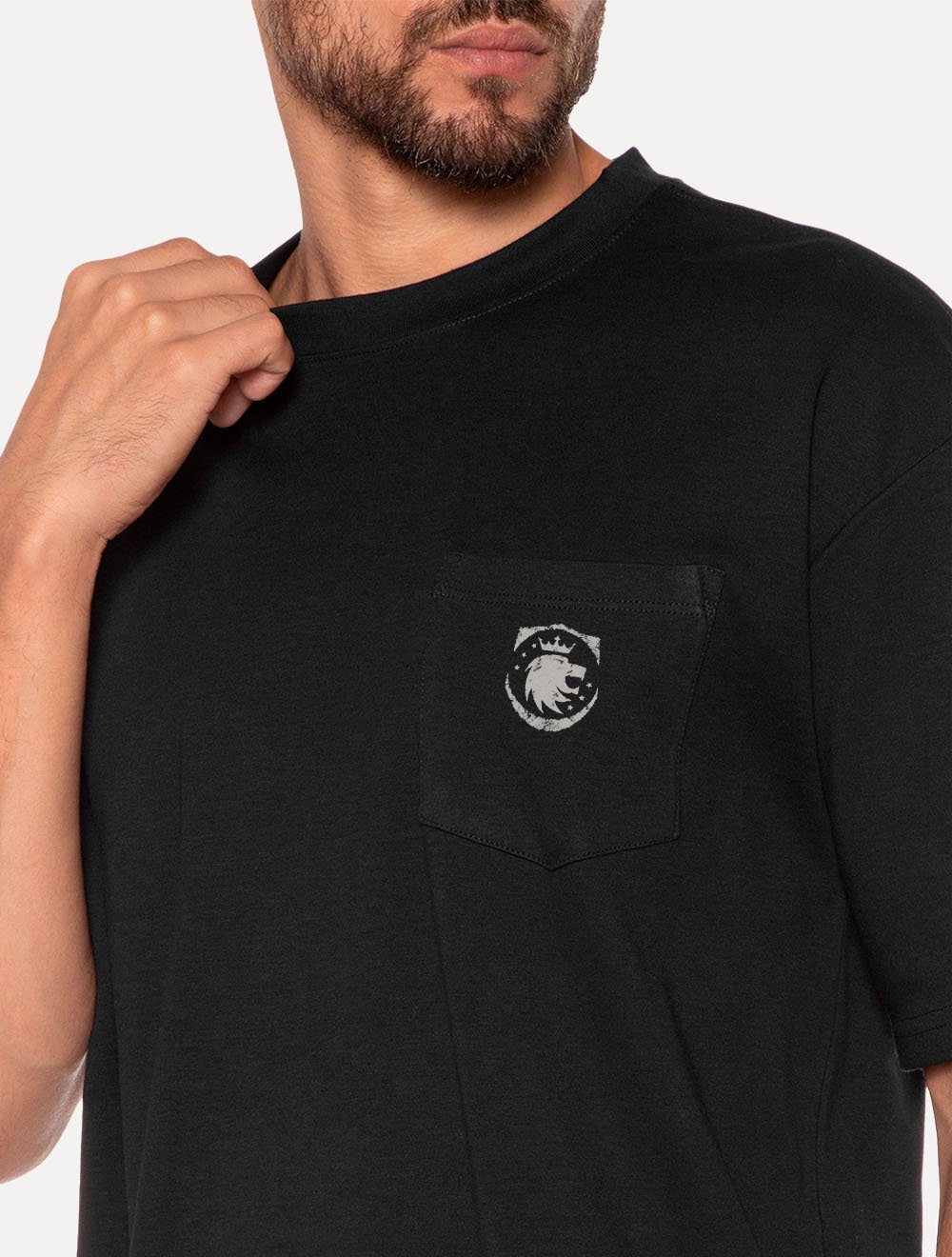 Camiseta Von der Volke Masculina Origineel Pocket Army Flame Preta