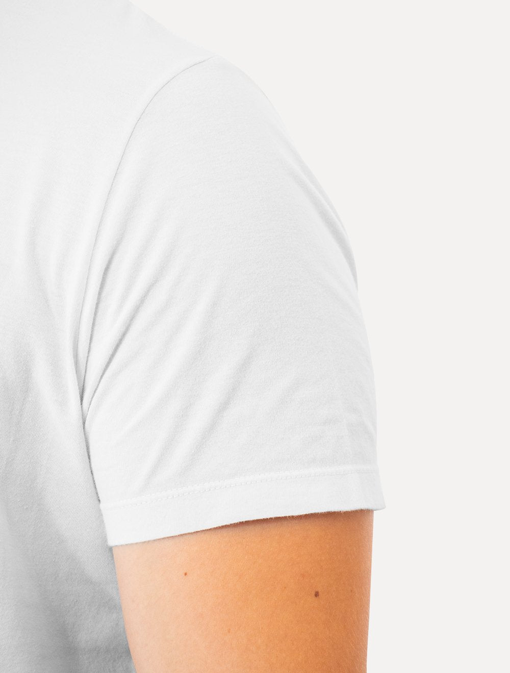 Camiseta Guess Masculina Logo Bordado Branca