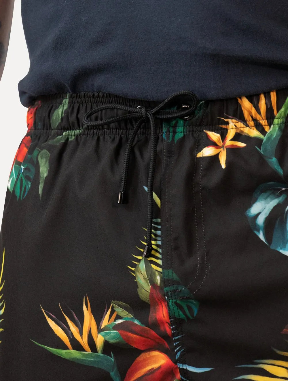 Short Reserva D'Água Beachwear Estampado Tropica Preto