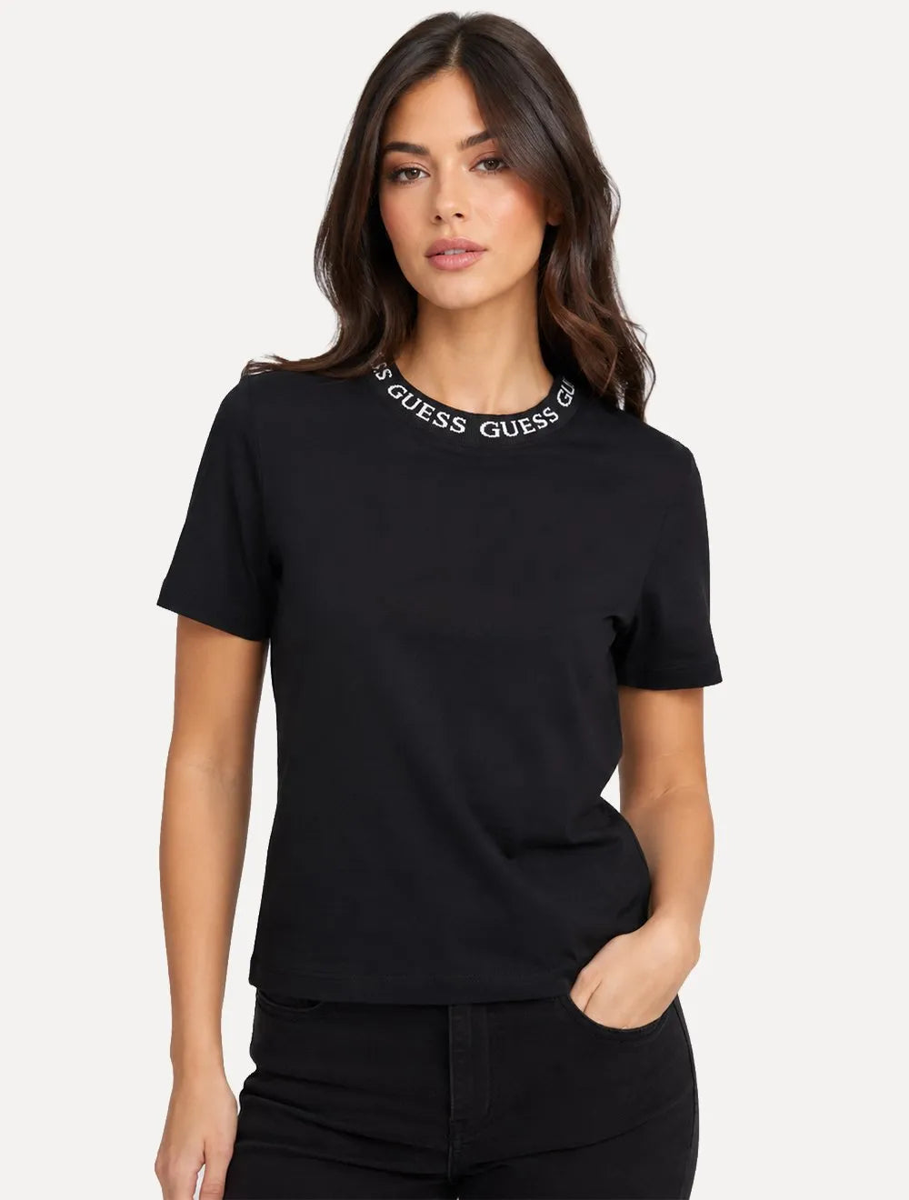 Camiseta Guess Feminina Bold Cursive Embossed Logo Preta