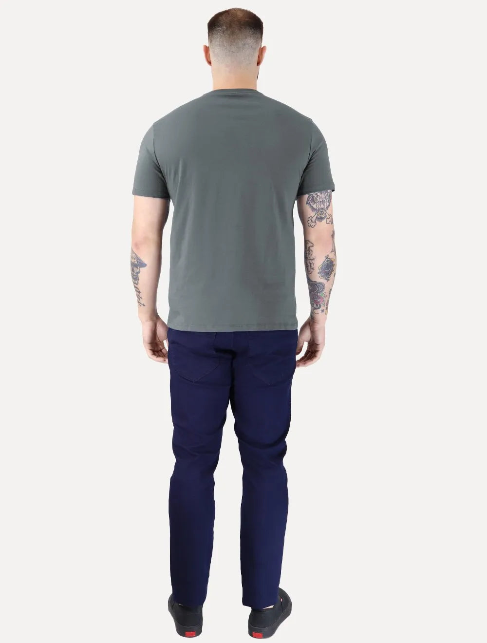 Camiseta Tommy Jeans Masculina Embroidered Signature Center Grafite