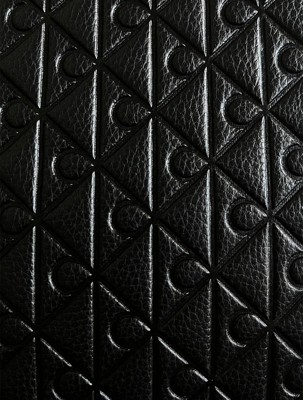Mochila Calvin Klein Monograma CK Relevo Preta