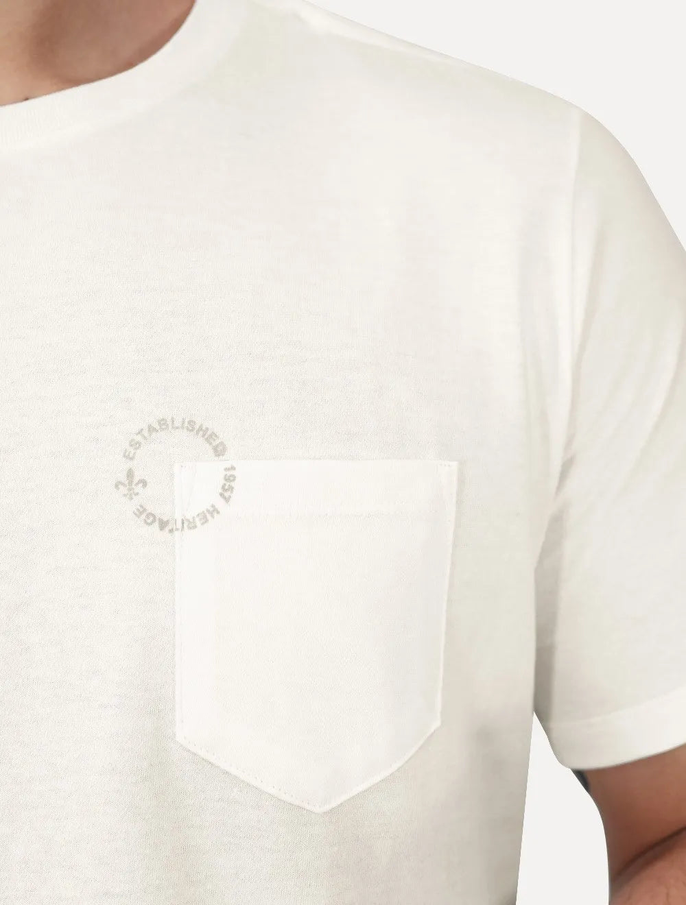 Camiseta Dudalina Masculina Regular Silk Bolso Off White