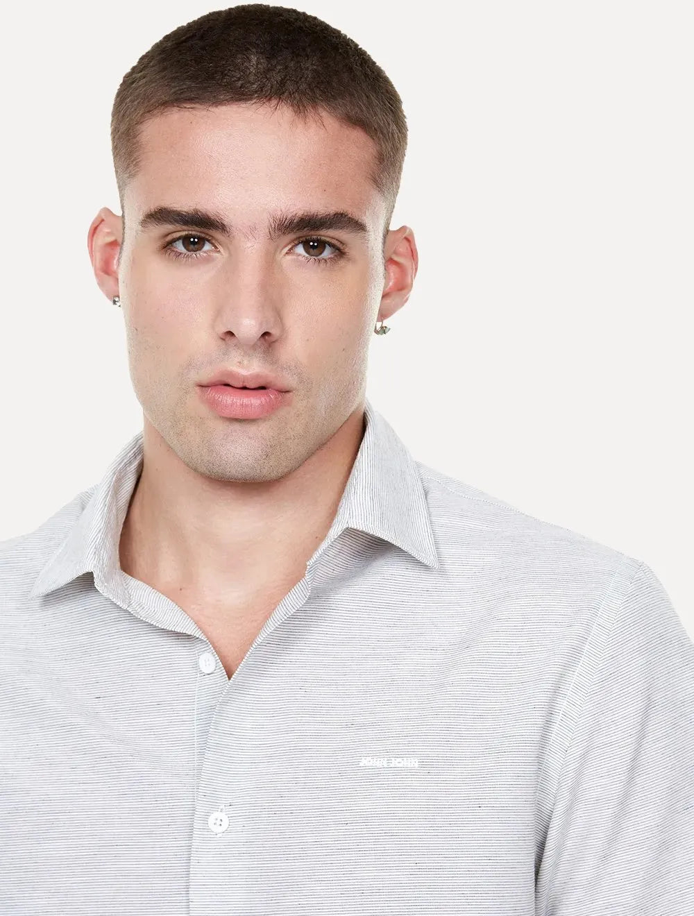 Camisa John John Masculina Manga Curta Stripes Noise Preto Branca