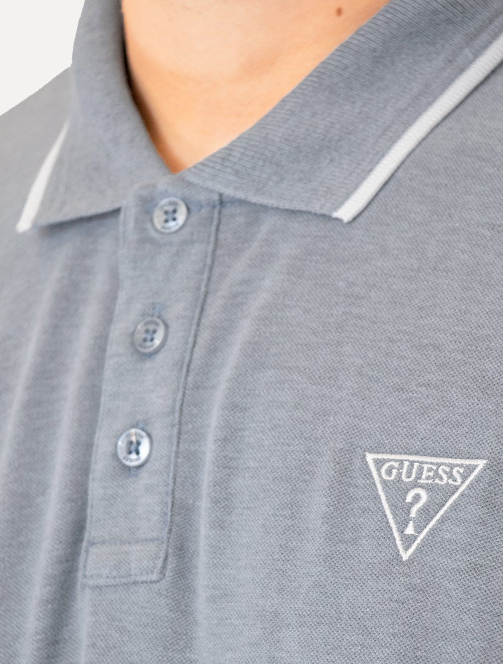Polo Guess Masculina Piquet Frisos Triangulo Bordado Light Azul Mescla