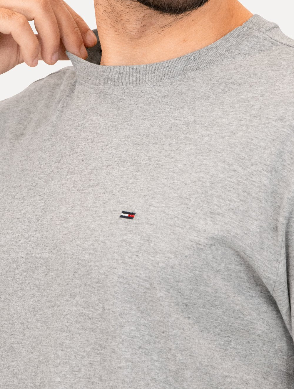 Camiseta Tommy Jeans Masculina Regular C-Neck Flag Cinza Mescla