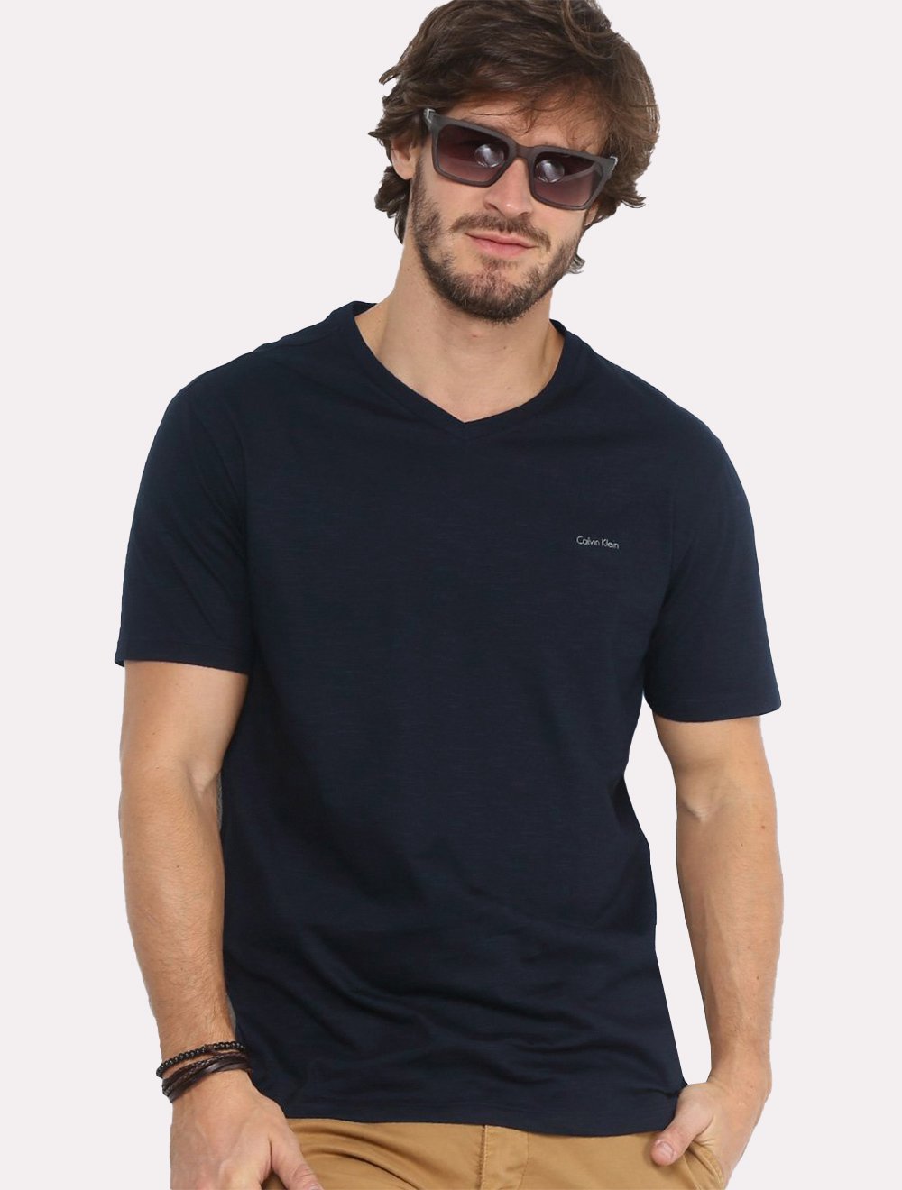 Camiseta Calvin Klein Masculina V-Neck Logo Flamê Azul Marinho