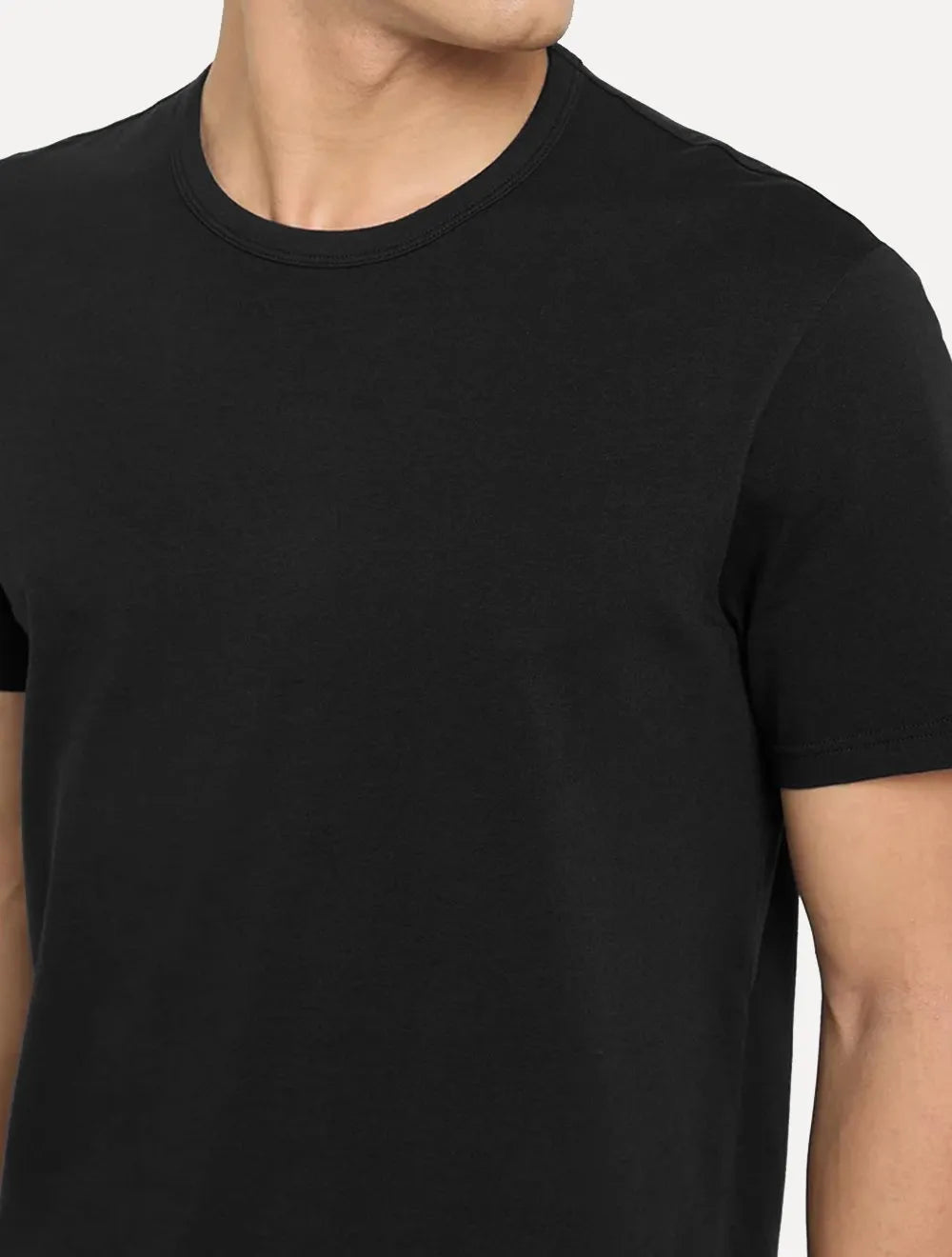 Kit Camisetas Empório Armani Masculina C-Neck Preta e Branca