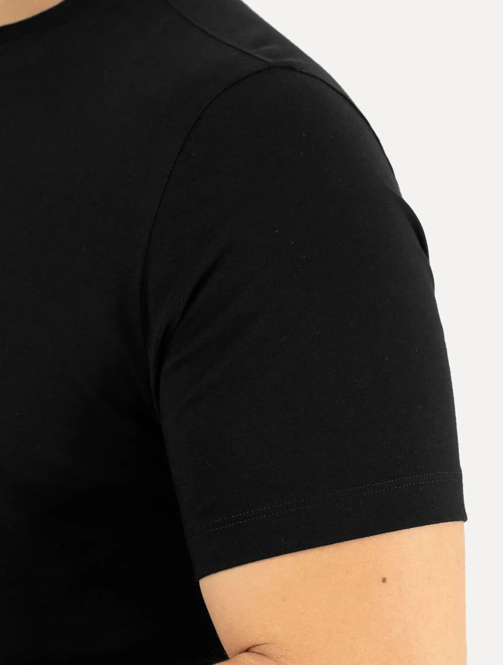 Camiseta Calvin Klein Masculina Meia Malha Basica CK Preta