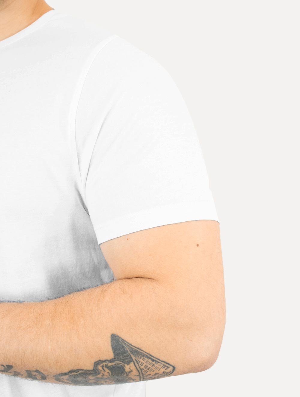 Camiseta Aramis Masculina New Essencial Lisa Branca