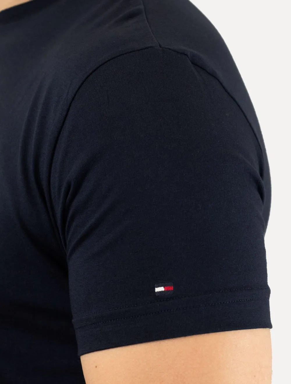 Camiseta Tommy Hilfiger Masculina Columbus H Roundle Logo Azul Marinho