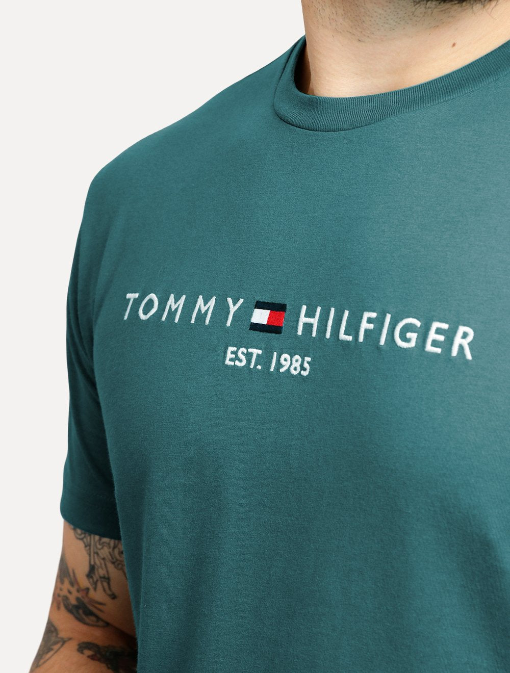 Camiseta Tommy Hilfiger Masculina Core Logo Verde Escuro