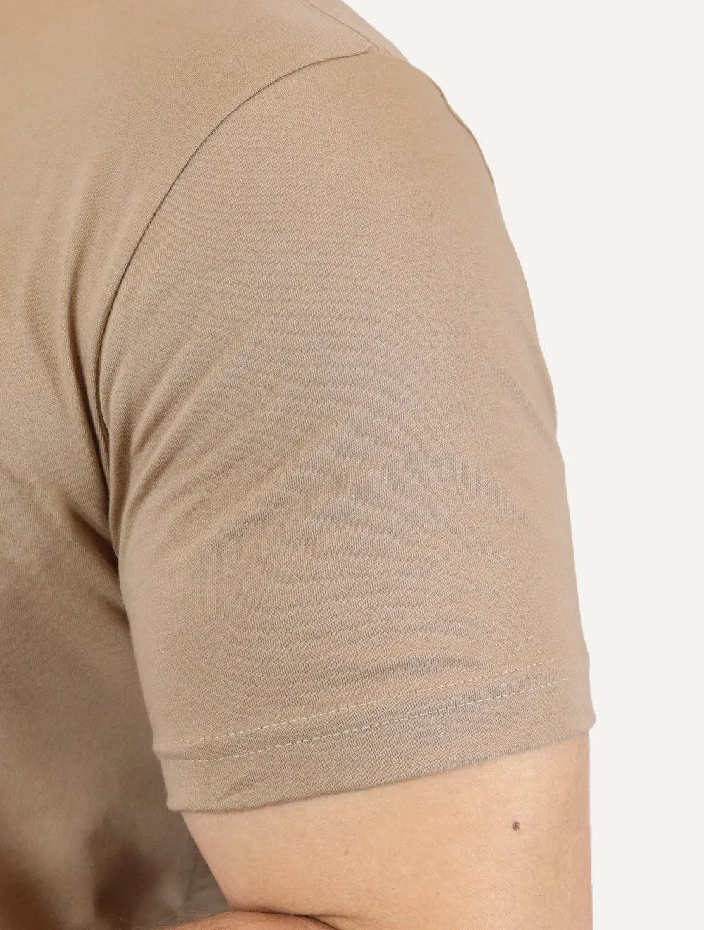Camiseta Tommy Hilfiger Masculina Regular Fit Tee Solid Logo Marrom Claro