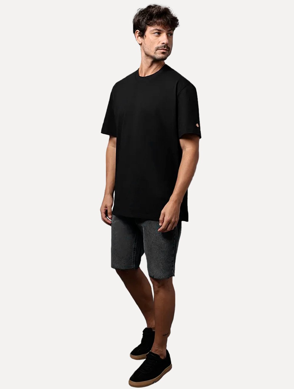 Camiseta Calvin Klein Jeans Masculina Oversized Logo CK Ombro Preta