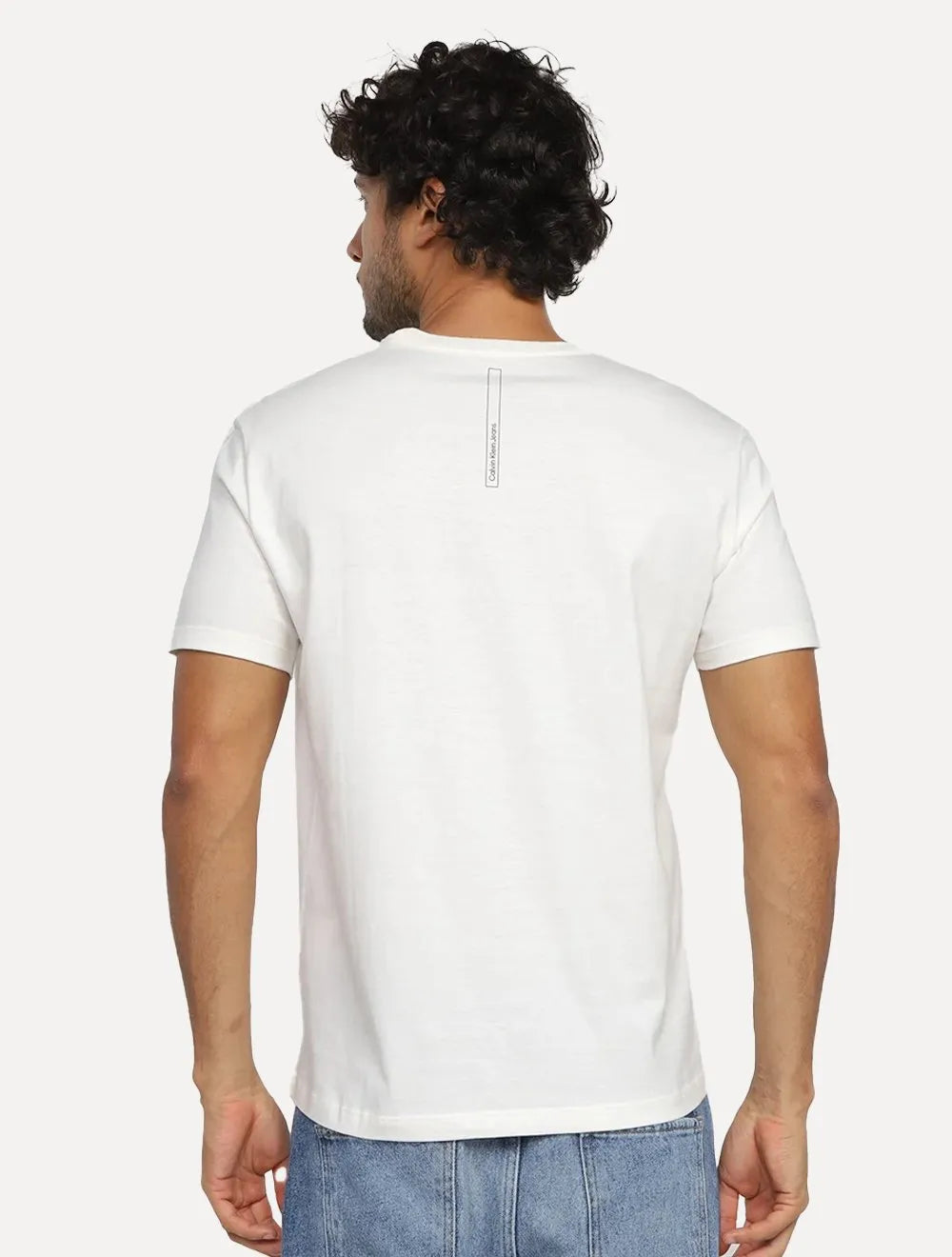 Camiseta Calvin Klein Jeans Masculina Sustainable Outline Sash Logo Off White