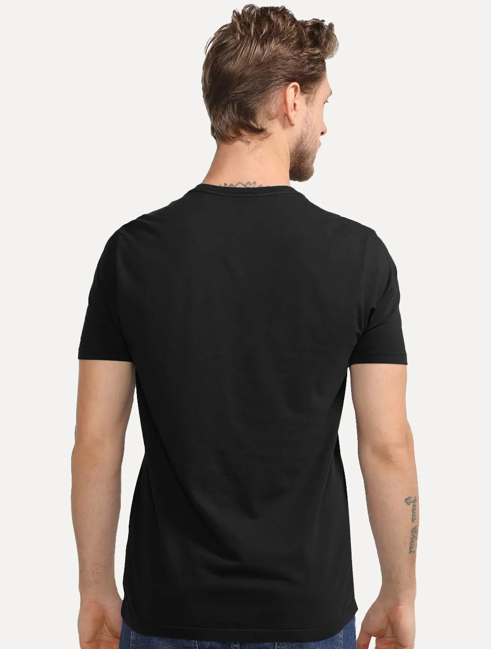 Camiseta Guess Masculina Small Silk Logo Preta
