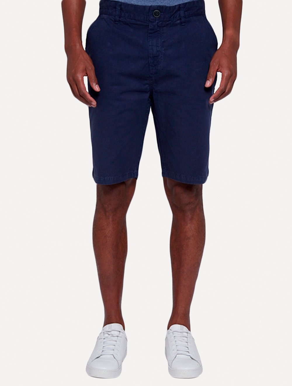 Bermuda Dudalina Masculina Sarja Chino Comfort Tinturada Azul Marinho