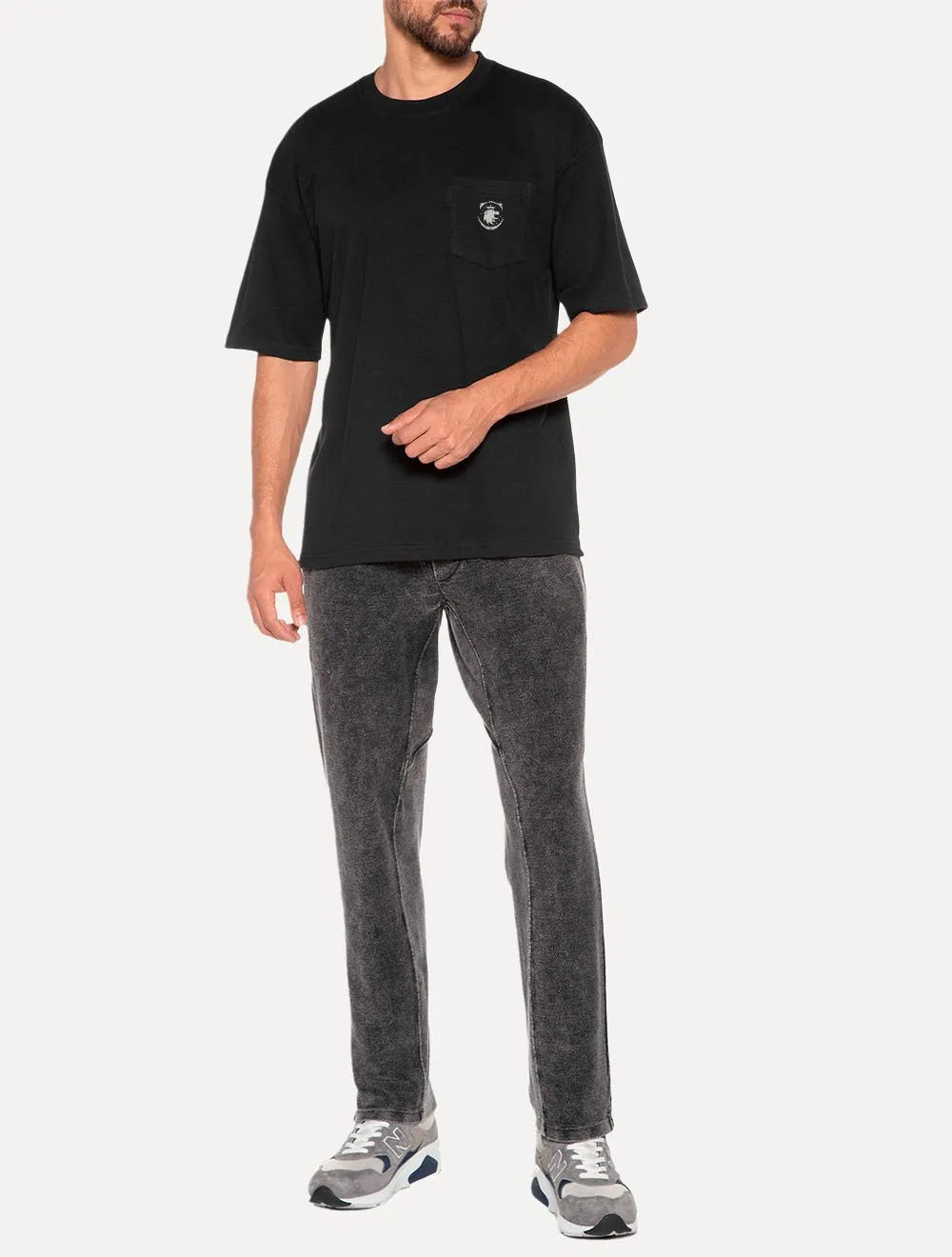 Camiseta Von der Volke Masculina Origineel Pocket Army Flame Preta