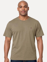 Camiseta Tommy Jeans Masculina Regular C-Neck Flag Marrom Médio