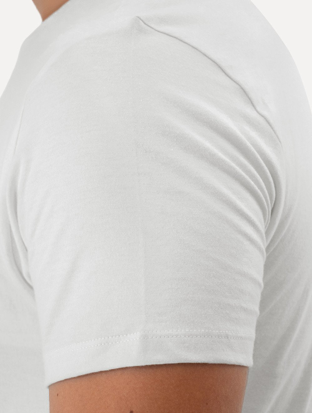 Camiseta Guess Masculina Los Angeles Cursive Relevo Branca