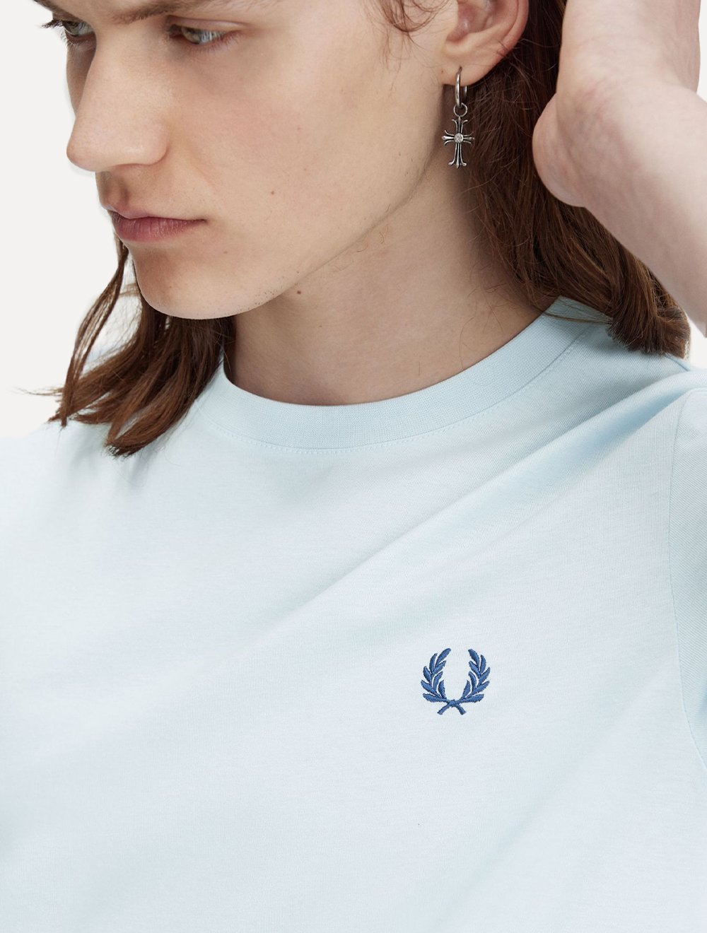 Camiseta Fred Perry Masculina Regular Powder Graphic Laurel Azul Claro