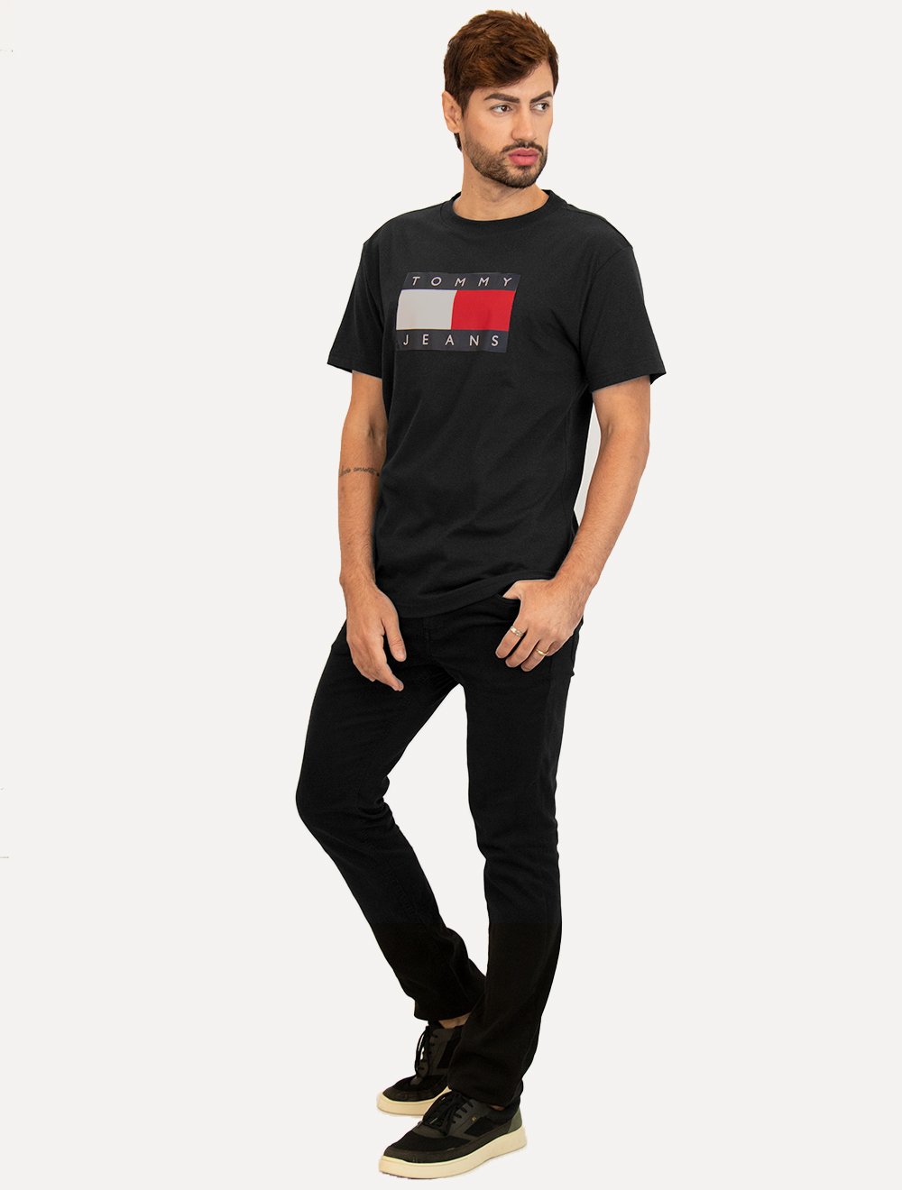 Camiseta Tommy Jeans Masculina Regular Skate Flag Preta