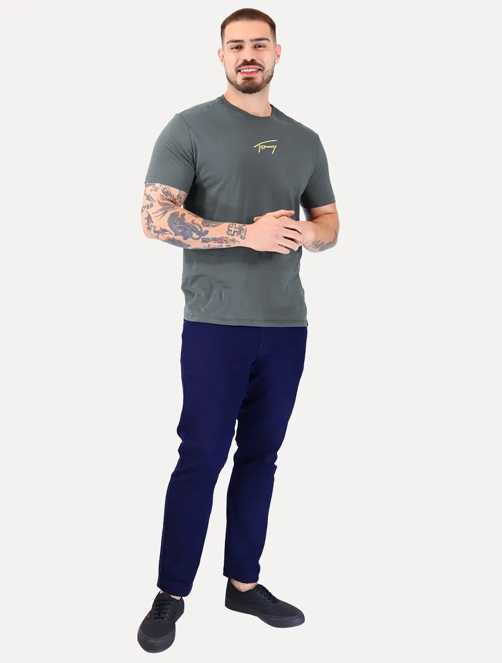 Camiseta Tommy Jeans Masculina Embroidered Signature Center Grafite