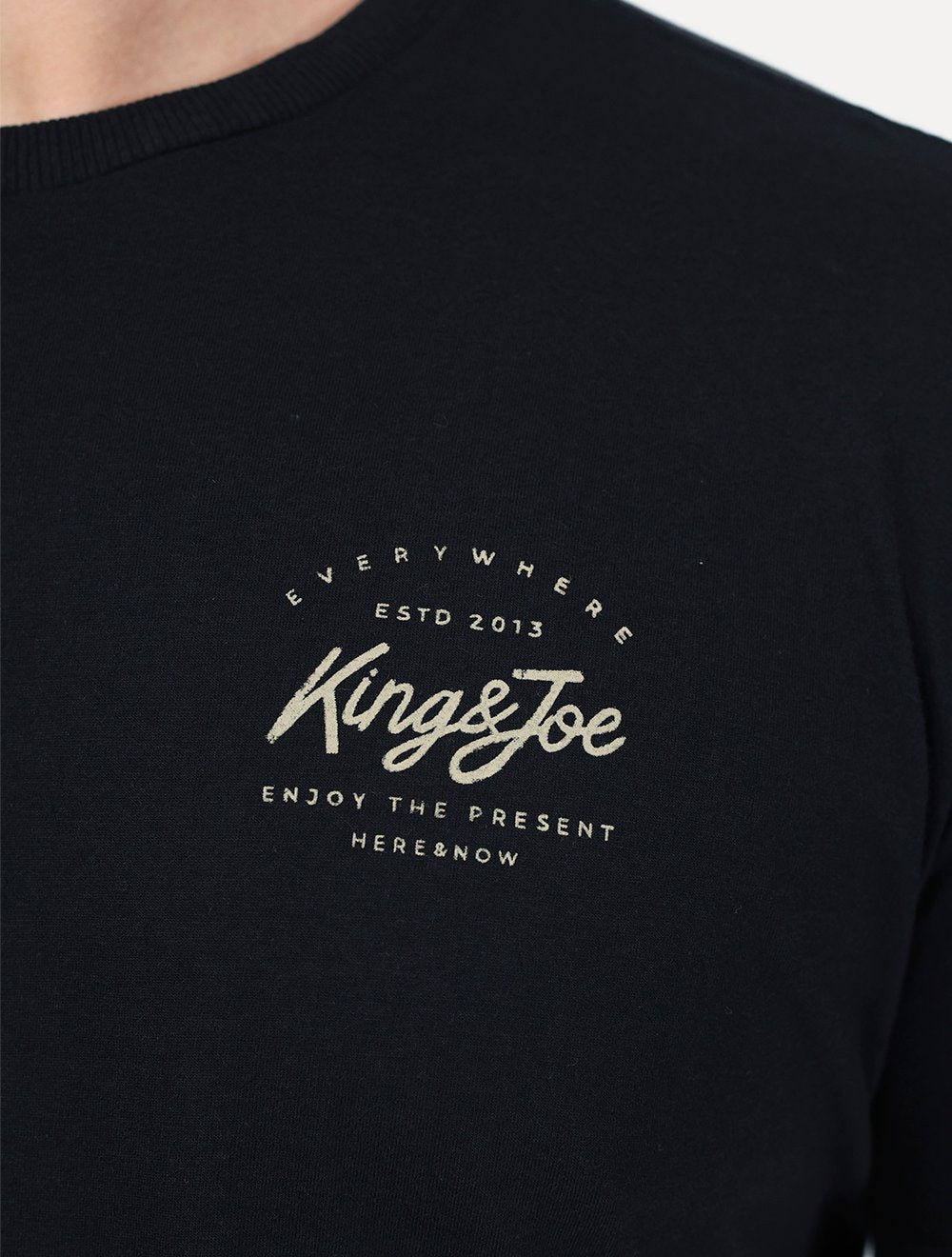 Camiseta King & Joe Masculina Malha Logo Signature Preta