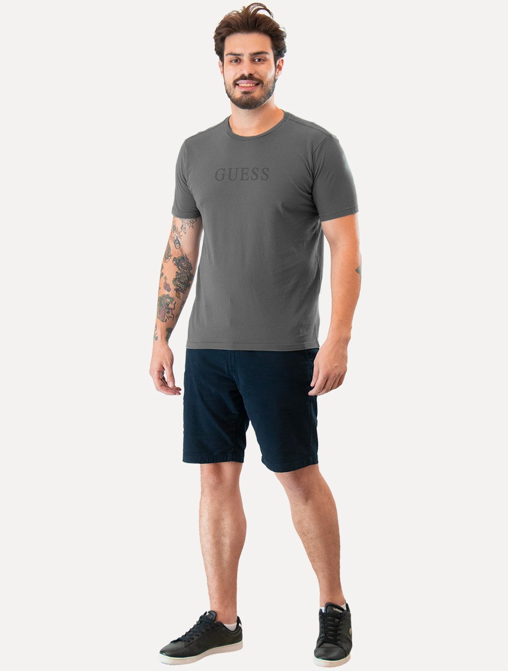 Camiseta Guess Masculina Grey Silk Logo Cinza Escuro